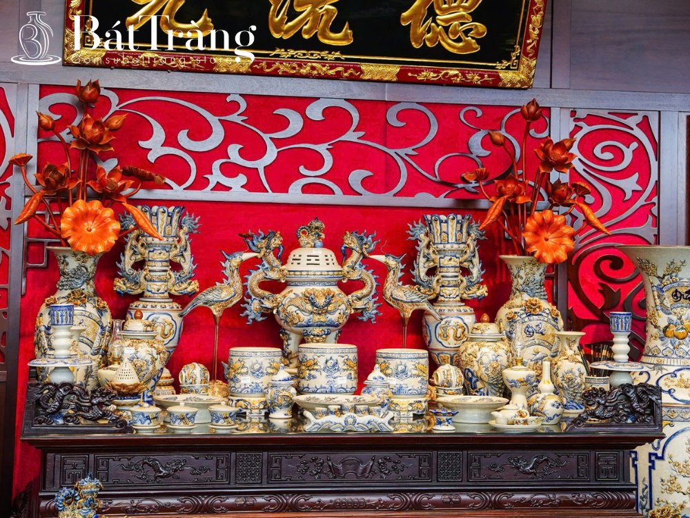 Đồ thờ men rạn Bát Tràng