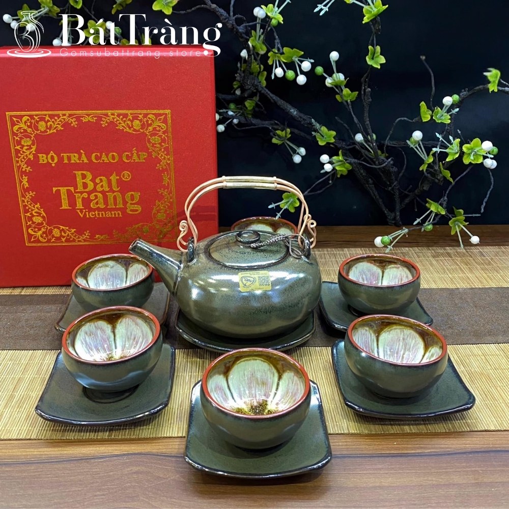 Ấm chén Bát Tràng