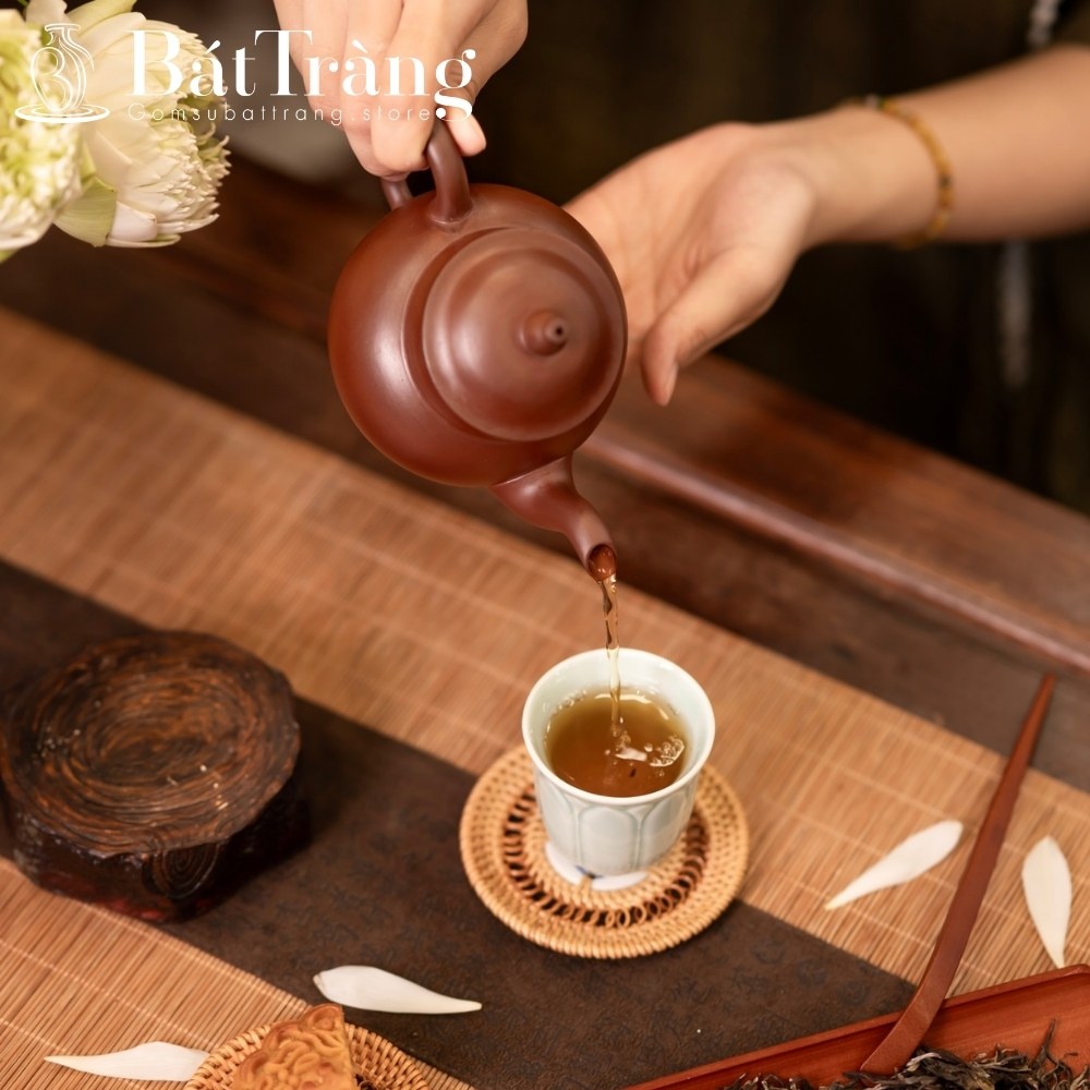 Ấm chén Bát Tràng