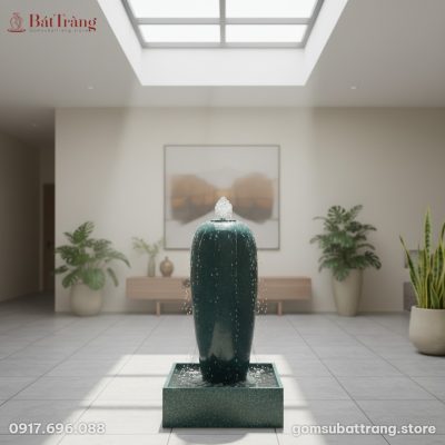 Một chum nước men xanh coban hỏa biến Bát Tràng...