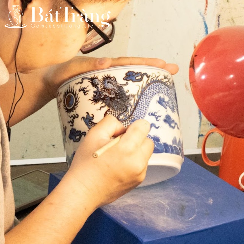 Vẽ vàng trên gốm sứ Bát Tràng