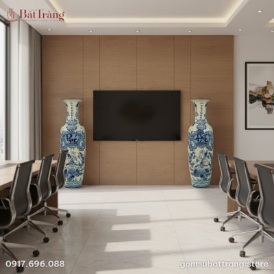 Một cặp Lộc bình men lam cao 160cm, họa tiết ch...