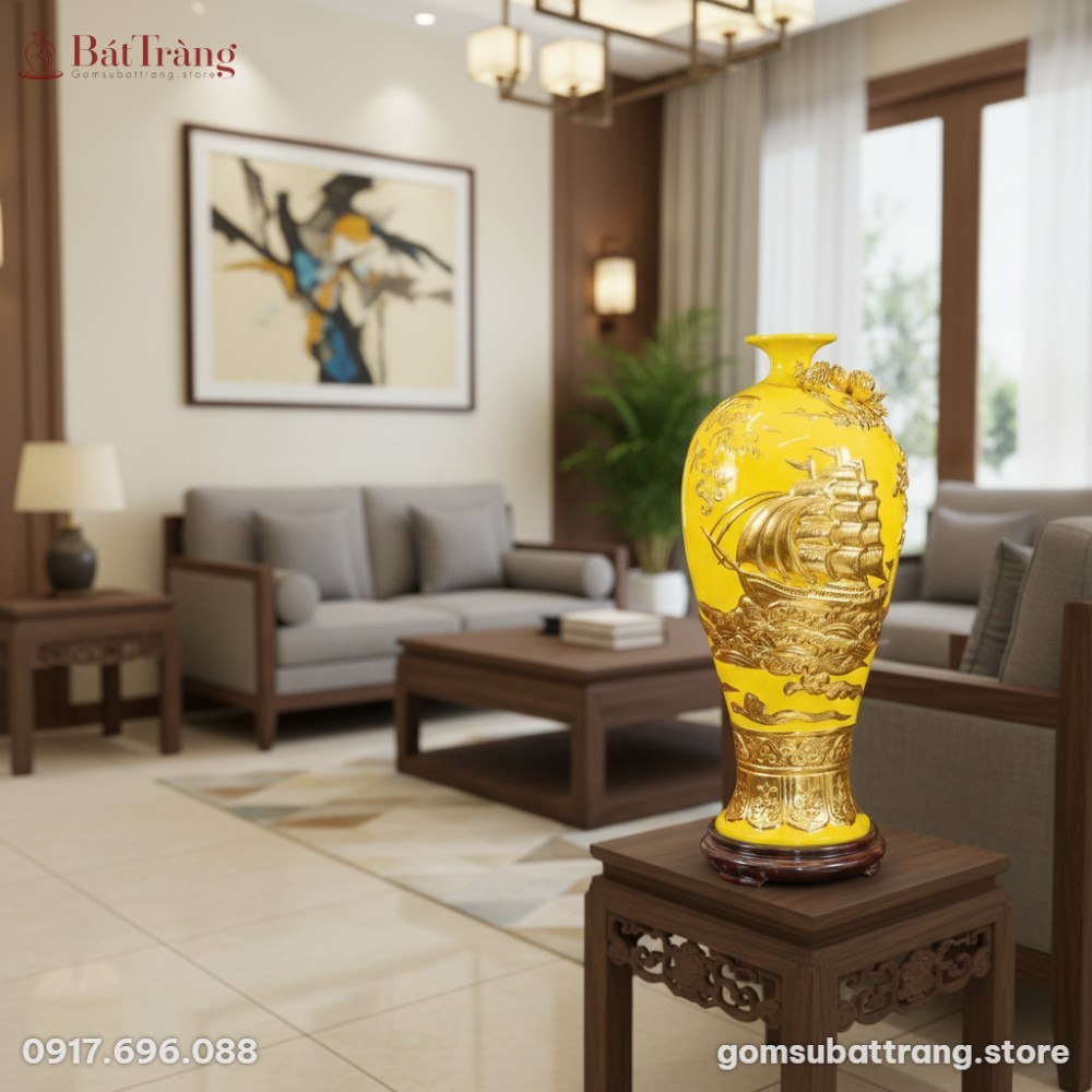 Chiếc mai bình Thuận Buồm Xuôi Gió dát vàng 42c...