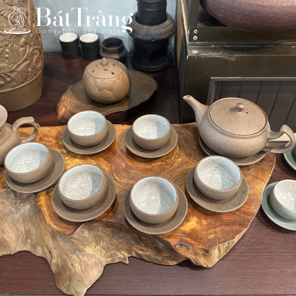 Ấm chén Hồng Sa