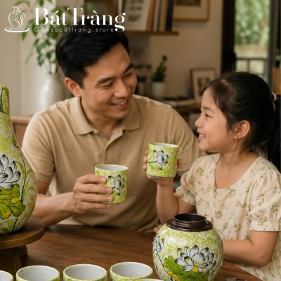 Bộ Bình Nước Gốm Sứ Bát Tràng Men Xanh Họa Tiết Hoa Sen Dáng Quả Lê ST-BBN07 - Chi tiết 3