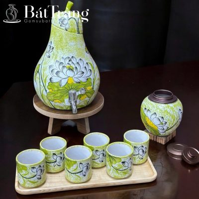 Bộ Bình Nước Gốm Sứ Bát Tràng Men Xanh Họa Tiết Hoa Sen Dáng Quả Lê ST-BBN07 - Chi tiết 4