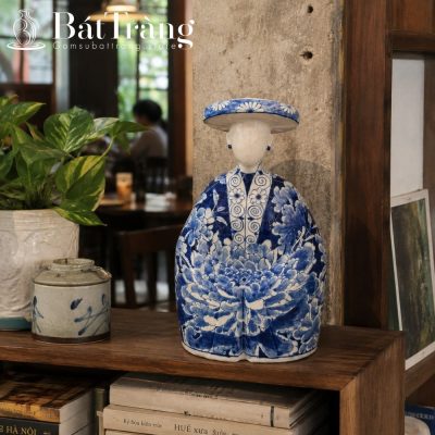 Tượng Cô Gái Bát Tràng Duyên Dáng Họa Tiết Hoa Mẫu Đơn Men Lam ST-TG09 - Chi tiết 2