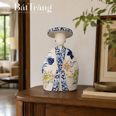 Tượng Cô Gái Việt Bát Tràng Dáng Áo Dài Cổ Phục Nhật Bình Hoa Sen ST-TG10 - Chi tiết 3