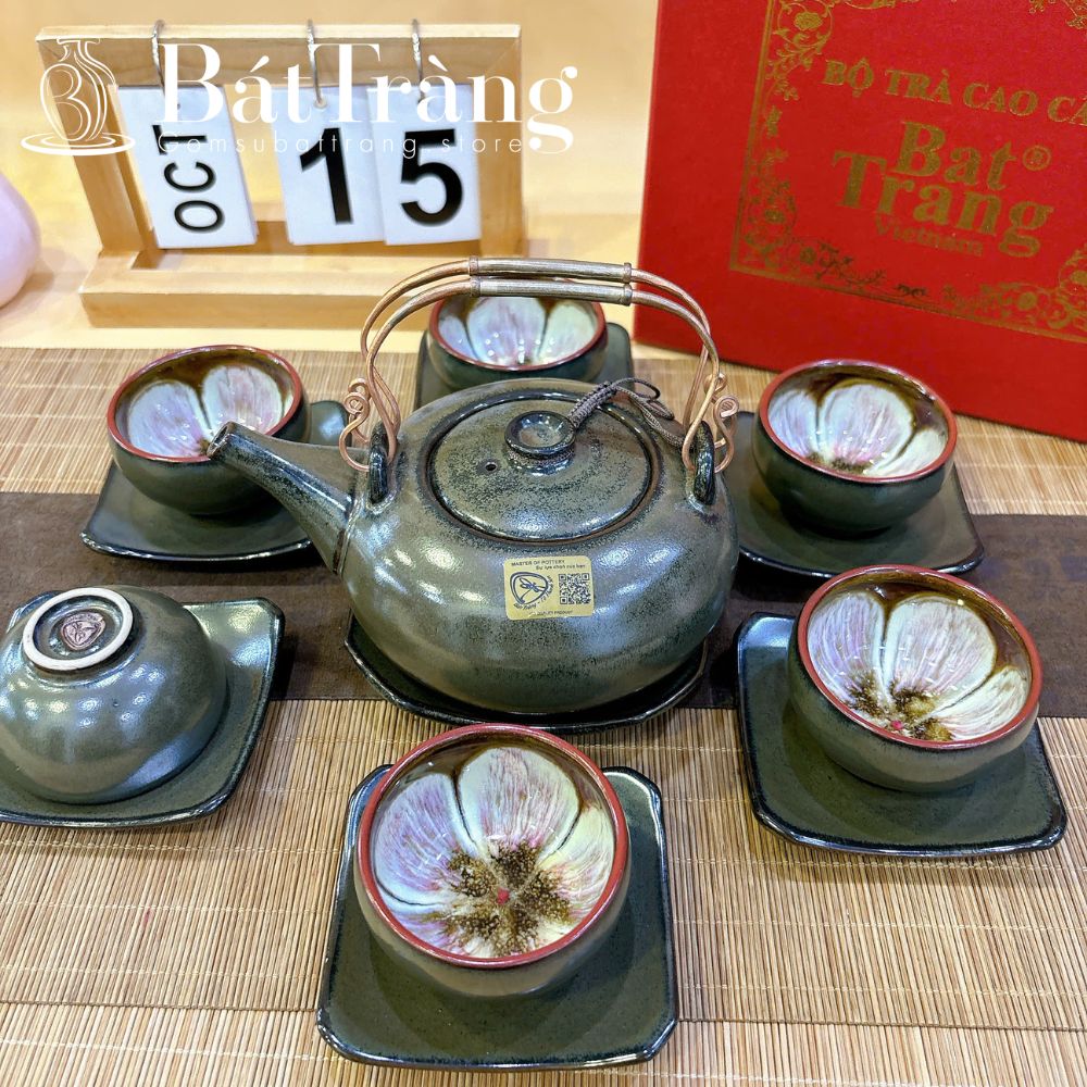 Ấm chén Bát Tràng