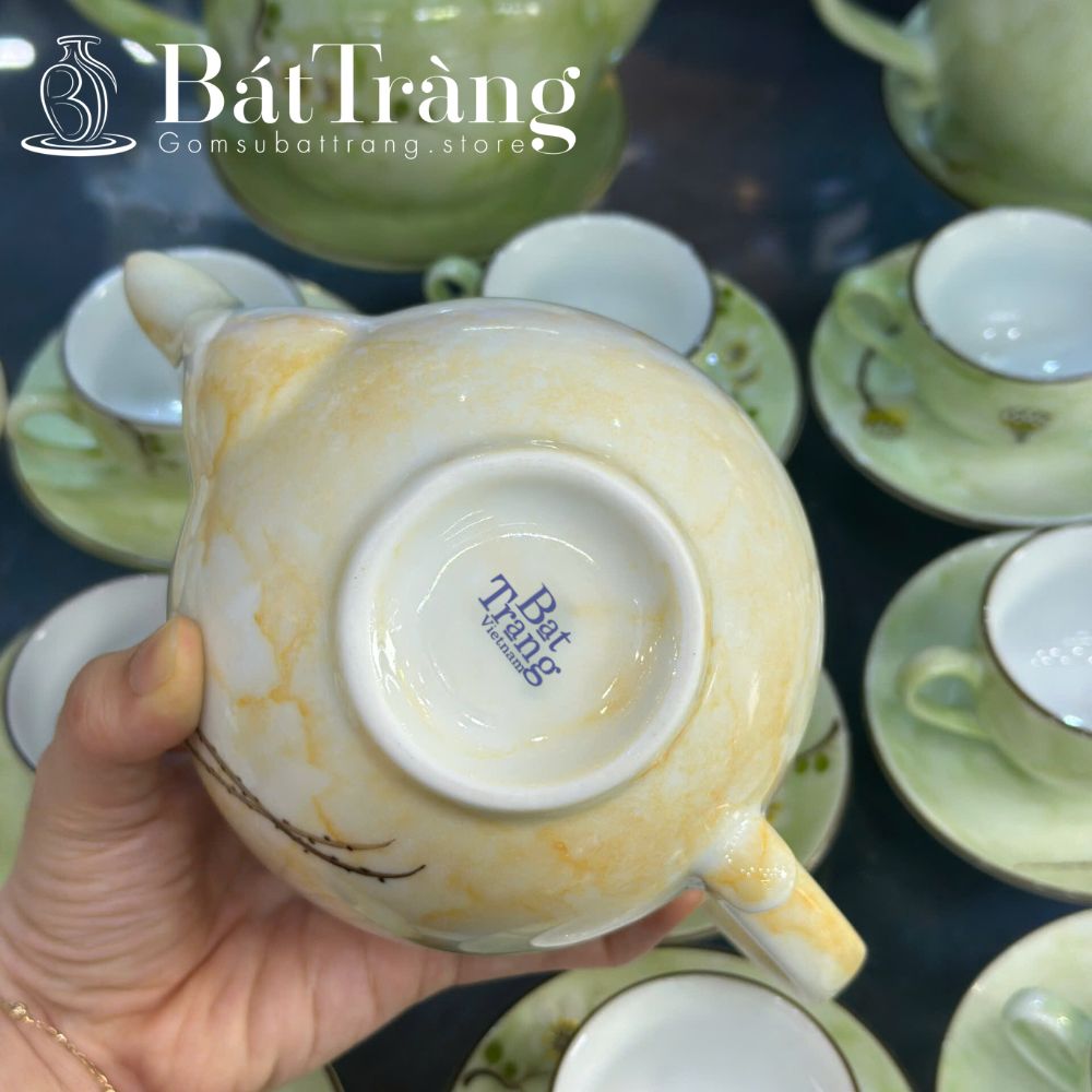 Ấm chén Bát Tràng