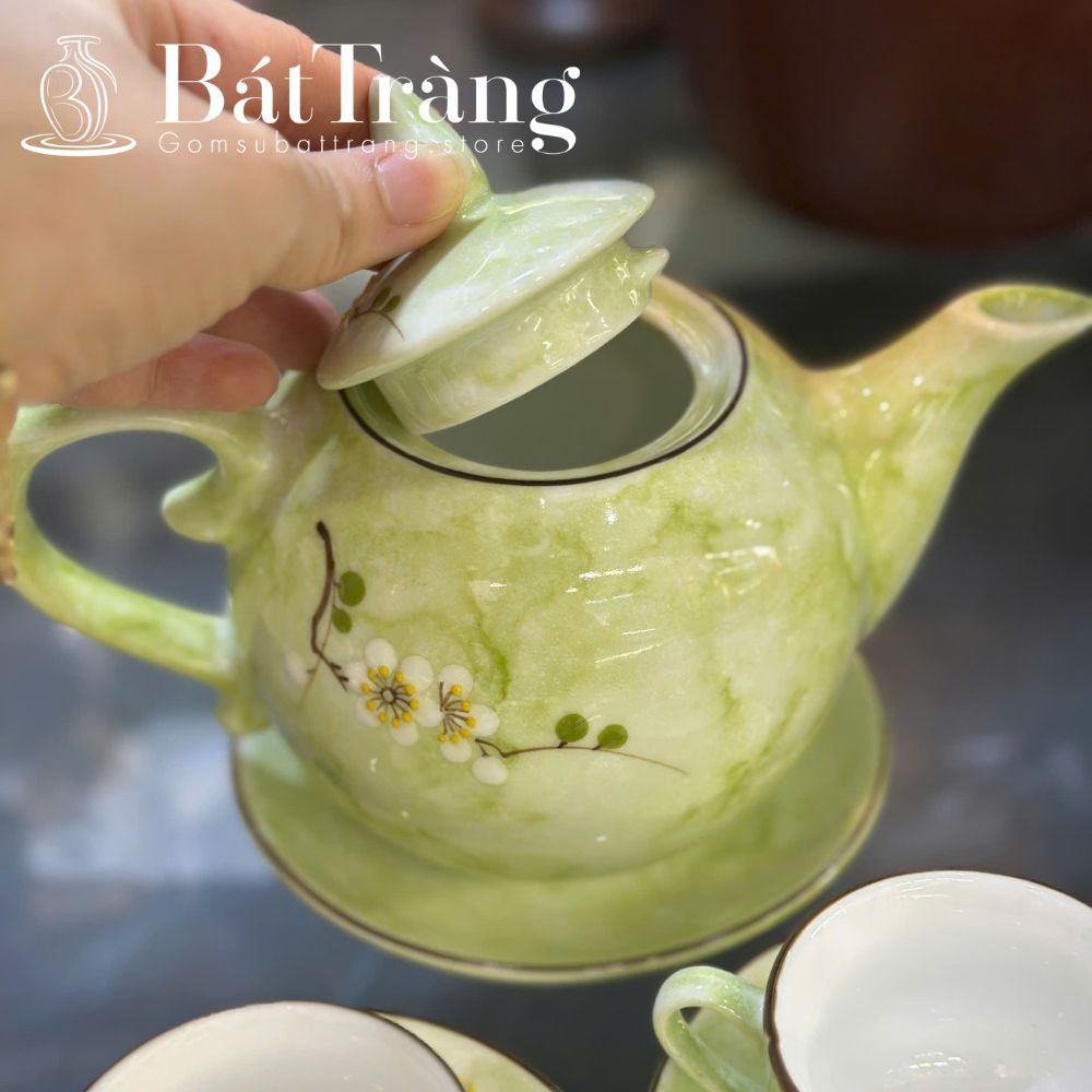 Ấm chén Bát Tràng