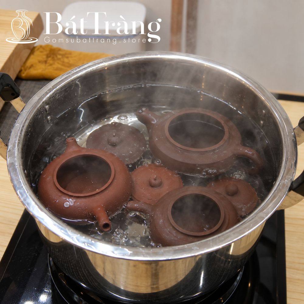 Vệ sinh ấm chén Bát Tràng